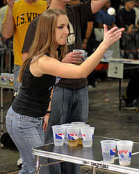 Strip Beer Pong Video voksne kvinner