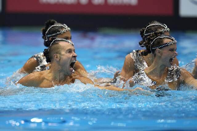 amanda parisi recommends Synchronized Swimmers Wardrobe Malfunction