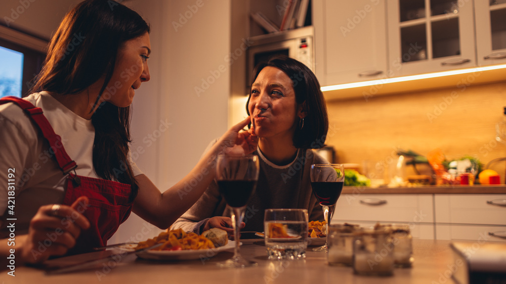 alan padgett recommends Two Women Eating Each Other